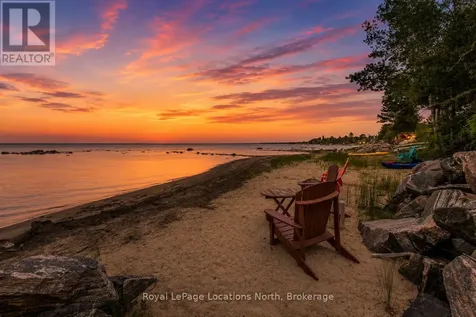 2222 Shore Lane Wasaga Beach ON L9Z 2X7
