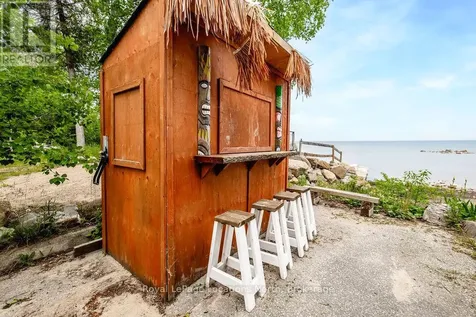 2222 Shore Lane Wasaga Beach ON L9Z 2X7