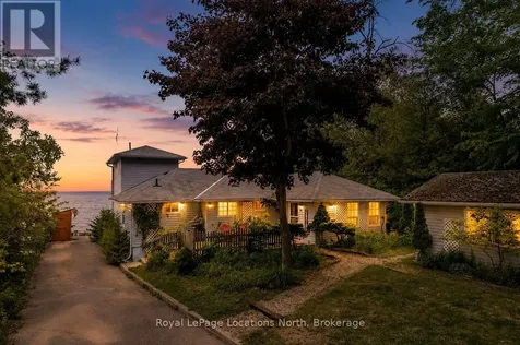 2222 Shore Lane Wasaga Beach ON L9Z 2X7