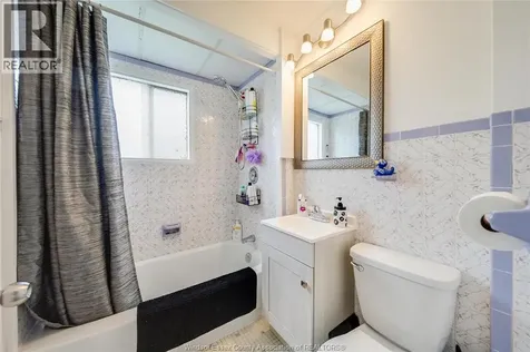 1756 Westcott Road Windsor ON N8Y 4C9