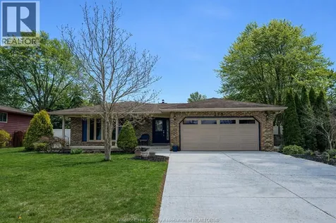 276 Fairway Crescent Tecumseh ON N8N 2Z2
