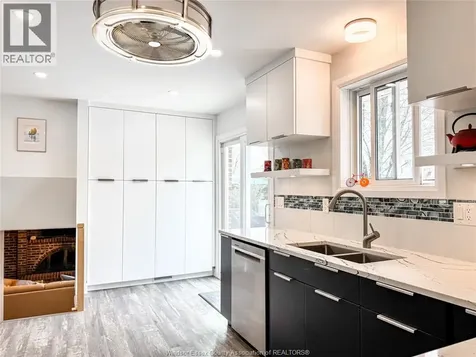 276 Fairway Crescent Tecumseh ON N8N 2Z2