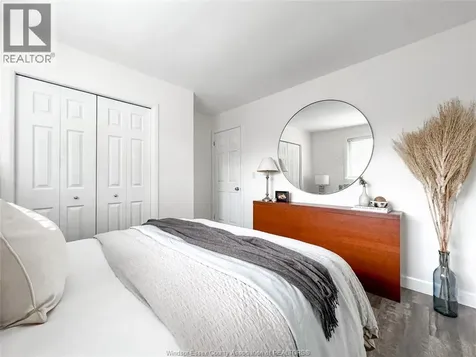 276 Fairway Crescent Tecumseh ON N8N 2Z2