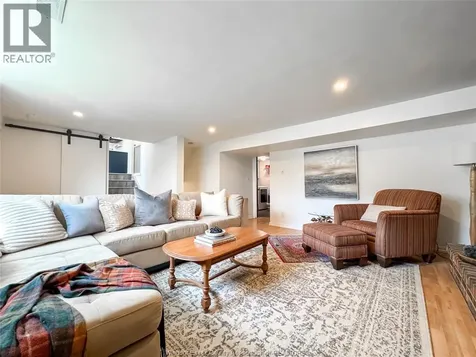 276 Fairway Crescent Tecumseh ON N8N 2Z2