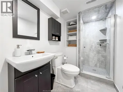 276 Fairway Crescent Tecumseh ON N8N 2Z2