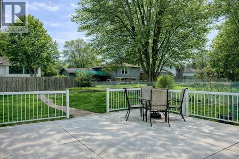276 Fairway Crescent Tecumseh ON N8N 2Z2
