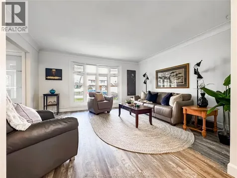 276 Fairway Crescent Tecumseh ON N8N 2Z2