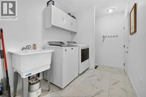 1175 Copeland Windsor ON N8P 0C6