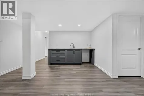 1175 Copeland Windsor ON N8P 0C6