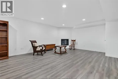 1175 Copeland Windsor ON N8P 0C6