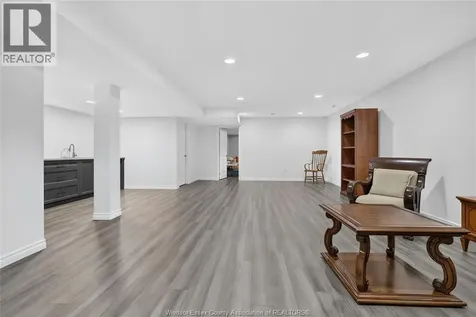 1175 Copeland Windsor ON N8P 0C6