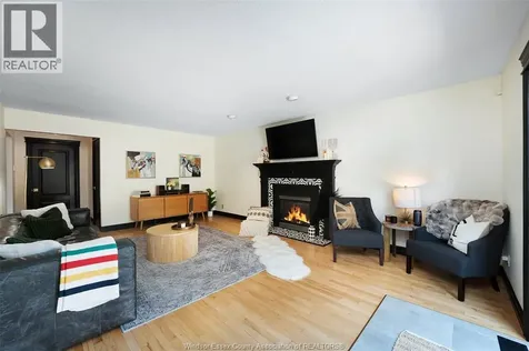 657 Dresden Place Tecumseh ON N8N 4B7