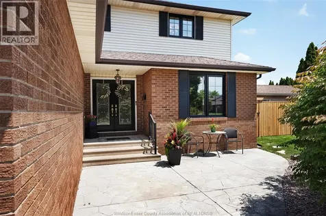 657 Dresden Place Tecumseh ON N8N 4B7