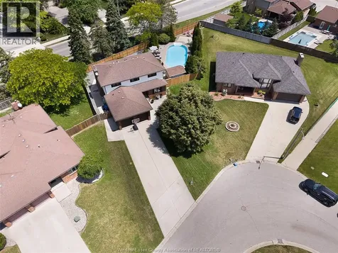 657 Dresden Place Tecumseh ON N8N 4B7
