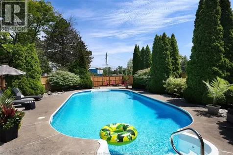 657 Dresden Place Tecumseh ON N8N 4B7