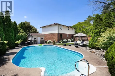 657 Dresden Place Tecumseh ON N8N 4B7