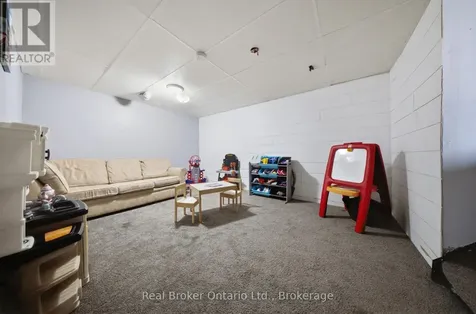 33 Hallmark Street Brantford ON N3P 1A6