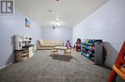 33 Hallmark Street Brantford ON N3P 1A6