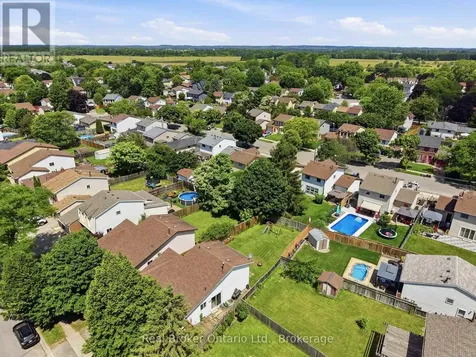 33 Hallmark Street Brantford ON N3P 1A6