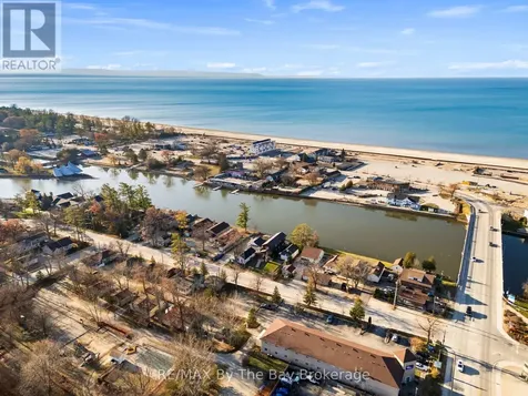 24 Glenwood Drive Wasaga Beach ON L9Z 2K5