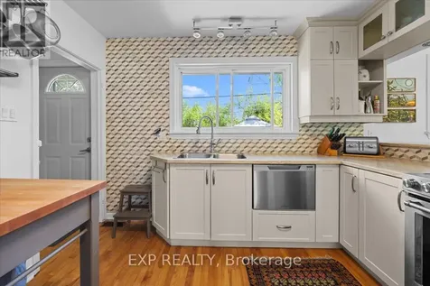 554 Browning Avenue Ottawa ON K1G 0T4