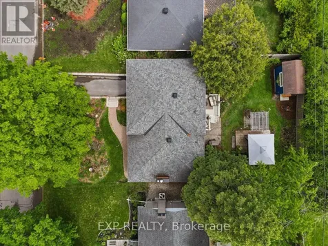 554 Browning Avenue Ottawa ON K1G 0T4