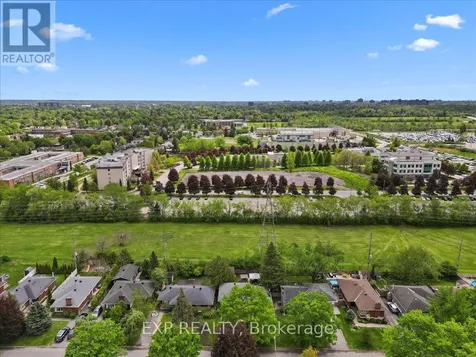 554 Browning Avenue Ottawa ON K1G 0T4