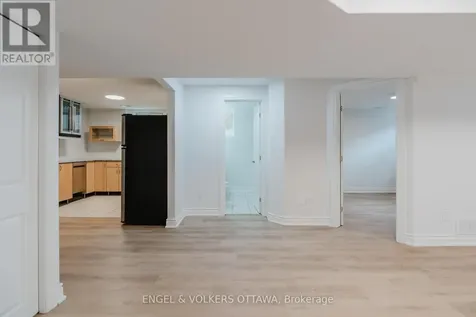 1649 Rosebella Avenue Ottawa ON K1T 1E9