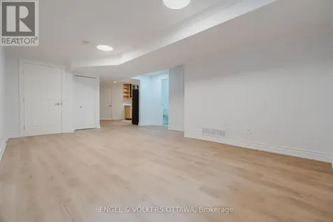 1649 Rosebella Avenue Ottawa ON K1T 1E9