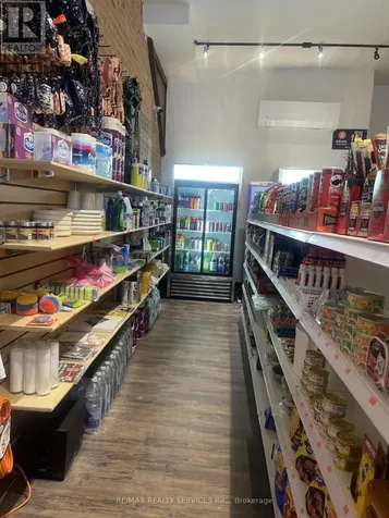 2739 Dundas Street West Toronto (junction Area) ON M6P 1Y1
