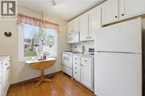 299 Limeridge Ridge West Hamilton ON L9C 2V4