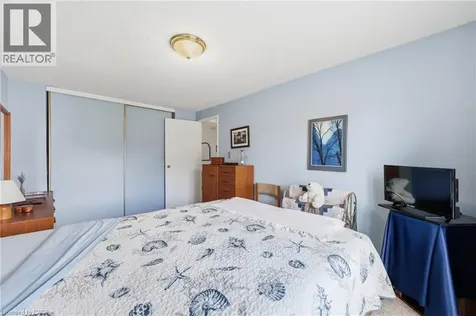 299 Limeridge Ridge West Hamilton ON L9C 2V4