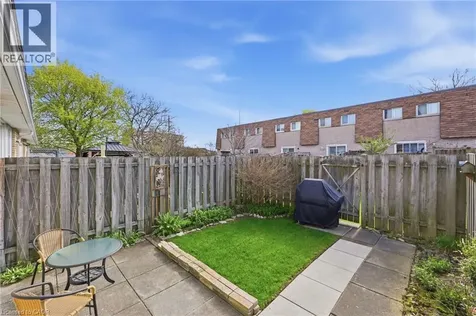 299 Limeridge Ridge West Hamilton ON L9C 2V4