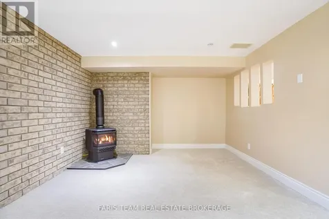 21 Poplar Crescent Oro-medonte ON L0L 1T0