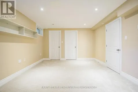 21 Poplar Crescent Oro-medonte ON L0L 1T0