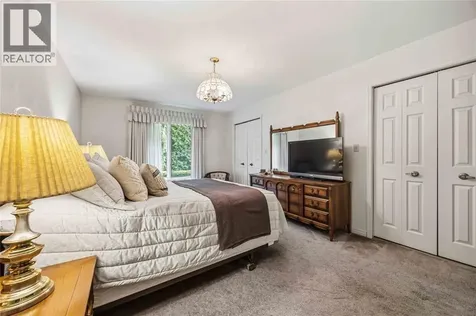 632 Esser Crescent Sarnia ON N7S 5J2