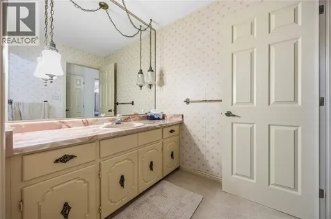 632 Esser Crescent Sarnia ON N7S 5J2