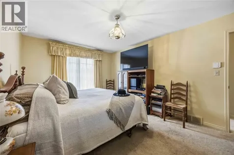632 Esser Crescent Sarnia ON N7S 5J2