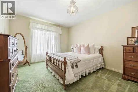632 Esser Crescent Sarnia ON N7S 5J2
