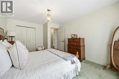 632 Esser Crescent Sarnia ON N7S 5J2