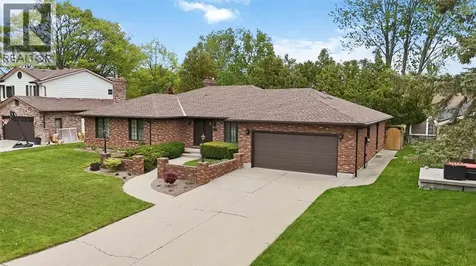 632 Esser Crescent Sarnia ON N7S 5J2