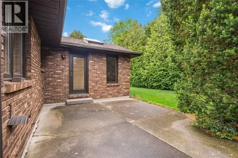 632 Esser Crescent Sarnia ON N7S 5J2