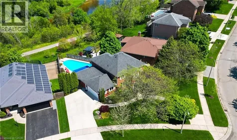 97 Manitoulin Crescent Kitchener ON N2A 3H5