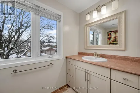 1849 Montereau Avenue Ottawa ON K1C 5X5