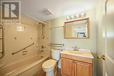 50 Market St Street Gananoque ON K7G 2M3