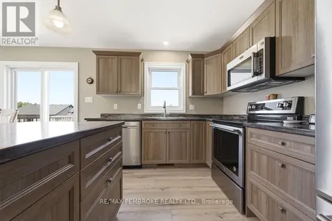 46 Dustin Drive Petawawa ON K8H 0G2