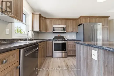 46 Dustin Drive Petawawa ON K8H 0G2