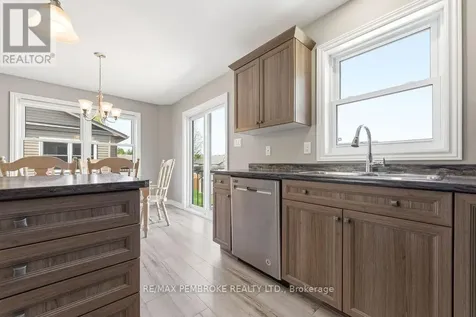 46 Dustin Drive Petawawa ON K8H 0G2