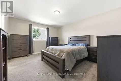 46 Dustin Drive Petawawa ON K8H 0G2
