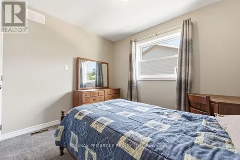46 Dustin Drive Petawawa ON K8H 0G2